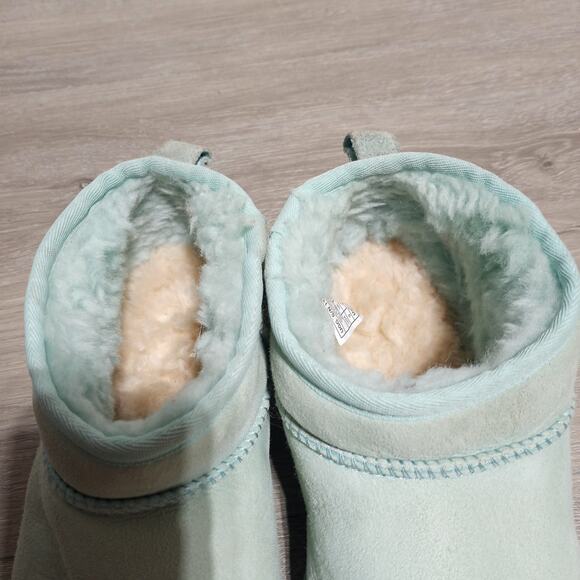 UGG Woman's Classic  Ultra Mini Boots in Mint Green Size 9 - Picture 7 of 10